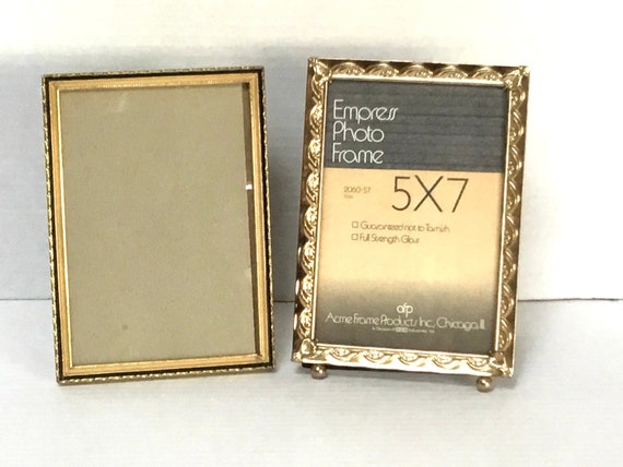 Vintage     Gold Ornate      5" X 7"     Photo Frame with Glass