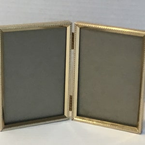 Vintage Gold Photo Frame Rounded Corners Brass and Metal Frame Vertical/Horizontal Bi-Fold Frame imagem 3