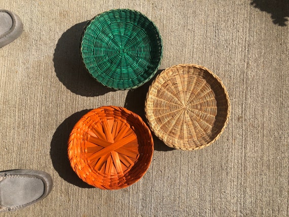 Wicker/Rattan/Straw Paper Plate Holders