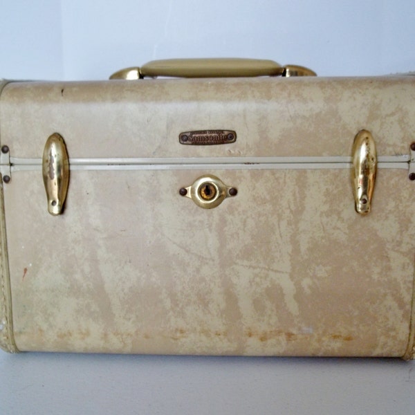 ON SALE Vintage Samsonite Hardside Train Case  Carry-On Cosmetics Luggage