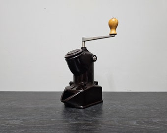 DMR Bakelite coffee grinder with hand crank from the 50s - mechanical coffee grinder GDR