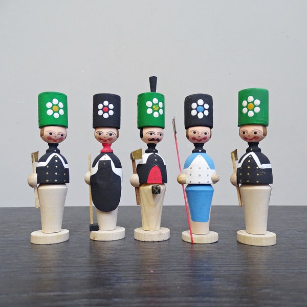 5 miner figures from Vero / Expertic from the Erzgebirge, Seiffener wood figures GDR