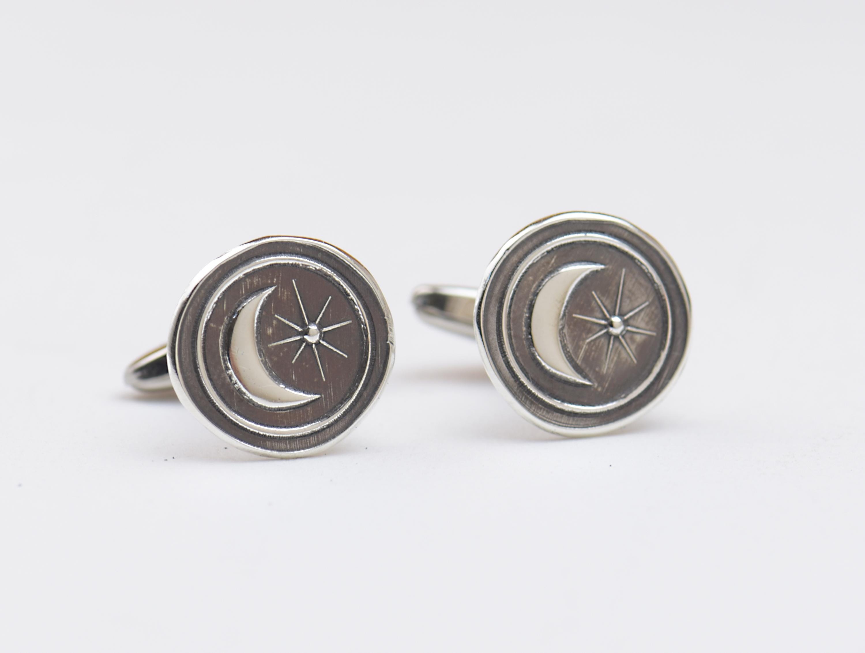 Boutons De Manchette Sterling Plaqués Rhodium Avec 2 Moonstones Chacun - Lorde - Occasion