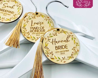 Etiqueta para colgar en la boda grabada y pintada