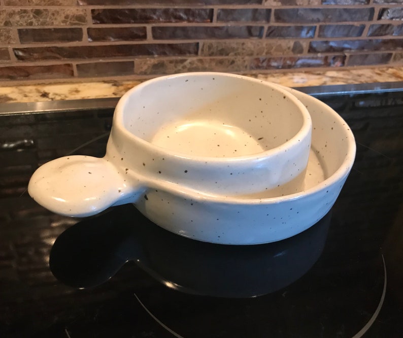 Robert Weiss ceramic soup and cracker bowl #1012 handle chip and dip