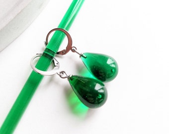 Boucles gouttes en verre de Murano vert foncé et acier inoxydable