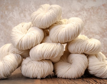 Extra soft white wool yarn for dyeing projects - 1000g/2500m - 100% merino wool - Hand knitting wool for baby garments -Yarn Home Studio