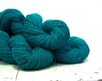 Turquoise 60% wool and PO blend yarn, 100g/3,5oz. soft sport type yarn suitable for children's, women's clothing knitting, crochet thread