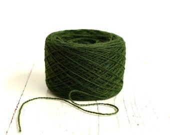 Fil de laine vert foncé pour tricoter des motifs - 100 g/3,50 oz - Laine de Nouvelle-Zélande - Crochet de laine - Fil de laine à tricoter pour chaussettes - Couleur 360