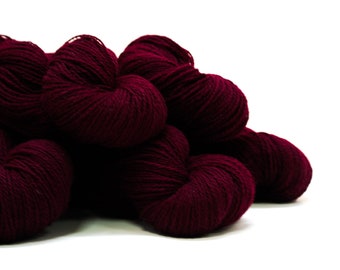 Burgundy red wool yarn 500g./17,50 oz. - New Zealand fingering wool for crochet plaid, weaving blanket, knitting poncho, men&#39;s or women&#39;s