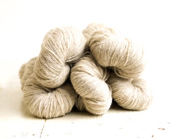 Warm Grey New Zealand Wool Yarn: Undyed Fingering, 500g