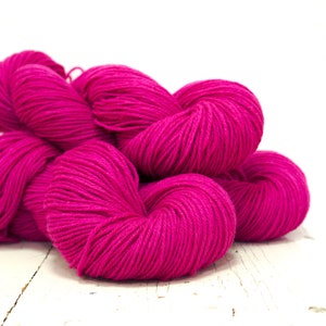 Filato misto lana PO 60% color ciclamino, 100 g/3,5 oz. Filato morbido tipo sport adatto per lavori a maglia per bambini e donne, filo per uncinetto