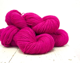 Cyclamen color 60% wool, PO blend yarn, 100g/3,5oz. soft sport type yarn suitable for children's, women's clothing knitting, crochet thread