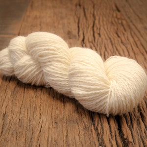 Lithuanian white 100% wool yarn - 100g/160m - Wool yarn for dyeing - Hand knitting wool yarn - DK Light worsted - Wool yarns for dyeing