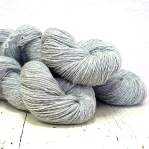 Filato grigio misto lana e PO al 60%, 100 g/3,5 oz. Filato morbido tipo sport adatto per lavori a maglia di abbigliamento per bambini, donne e uomini, filo per uncinetto