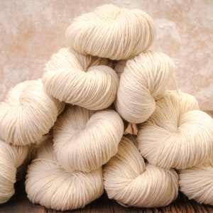 Milk-white wool yarn for blanket - 1000g./35 oz. - New Zealand fingering wool - Crochet plaid wool - Weaving wool fiber - Socks wool yarn