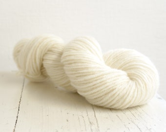 Milk White Aran Wool Yarn: 100% New Zealand Wool, 100g/119m
