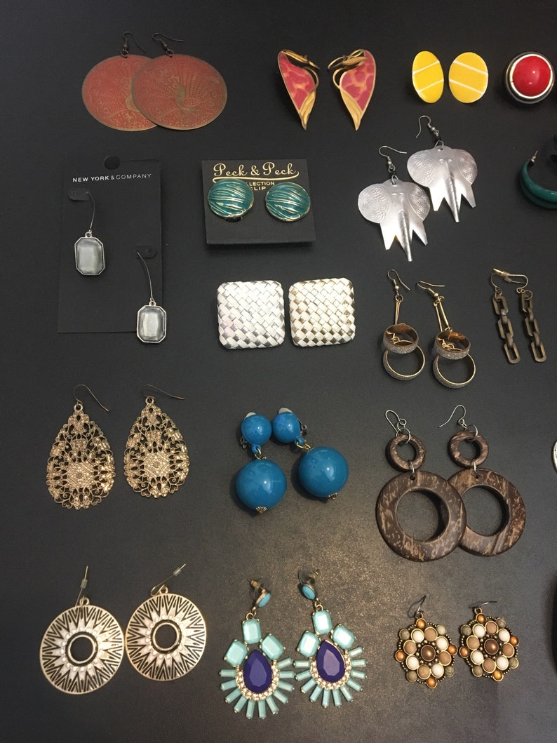 Vntage Earrings LOT Huge Variety 32 Pairs Total 4.28.1