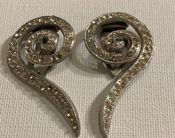 ANTIQUE JNC Signed Swirled Waterfall Clear Rhinestones Shoe Clips Scarf Clips