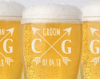 Groomsmen Gift, Personalized Beer Glasses, Custom Engraved Pilsner Glass, Wedding Party Gifts, Gifts for Groomsmen, 16oz Glasses