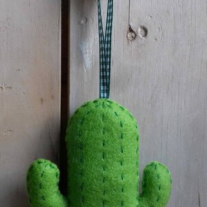 Cactus Hanging, felt decoration image 4