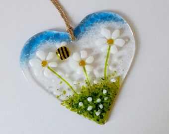 Hanging Fused Glass Heart With White Daisies And Bee Valentines Day Mothers Day Gift Present Flower Heart Handmade Birthday