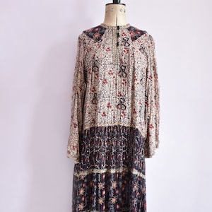 Robe indienne fleurie en coton vintage des années 1970 - Robe ethnique hippie hippie en coton indienne - Robe bohème bohème - Robe vintage en gaze de l&#39;Inde