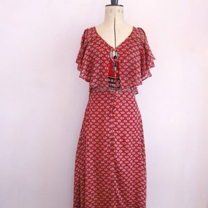 Vintage 1970s Indian cotton gauze red paisley floral flutter sleeve capelet dress - Indian maxi dress - Bohemian boho Hippie hippy ethnic