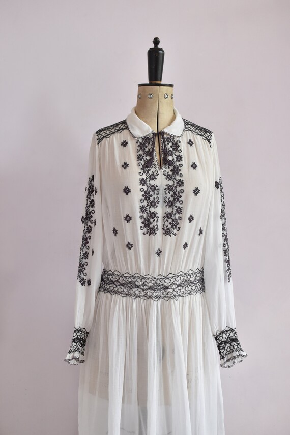 Vintage 1920s 30s Hungarian black & white embroid… - image 3