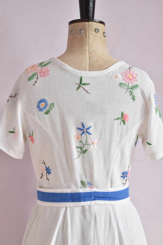 Vintage 1930s 40s floral embroidered linen dress … - image 8