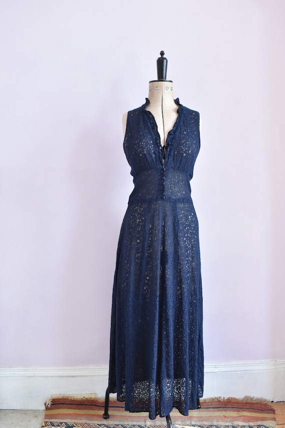 Navy lace sleeveless dress 2025