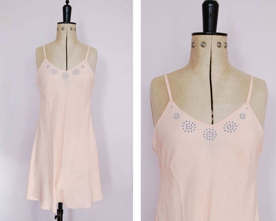 Vintage 1930s 1940s French embroidered pale peach