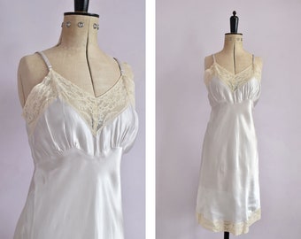 Vintage 1940s silver lace and rayon nightgown short mini slip - 30s 40s lace and silk slip gown negligee - loungewear lingerie