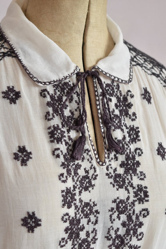Vintage 1920s 30s Hungarian black & white embroid… - image 6