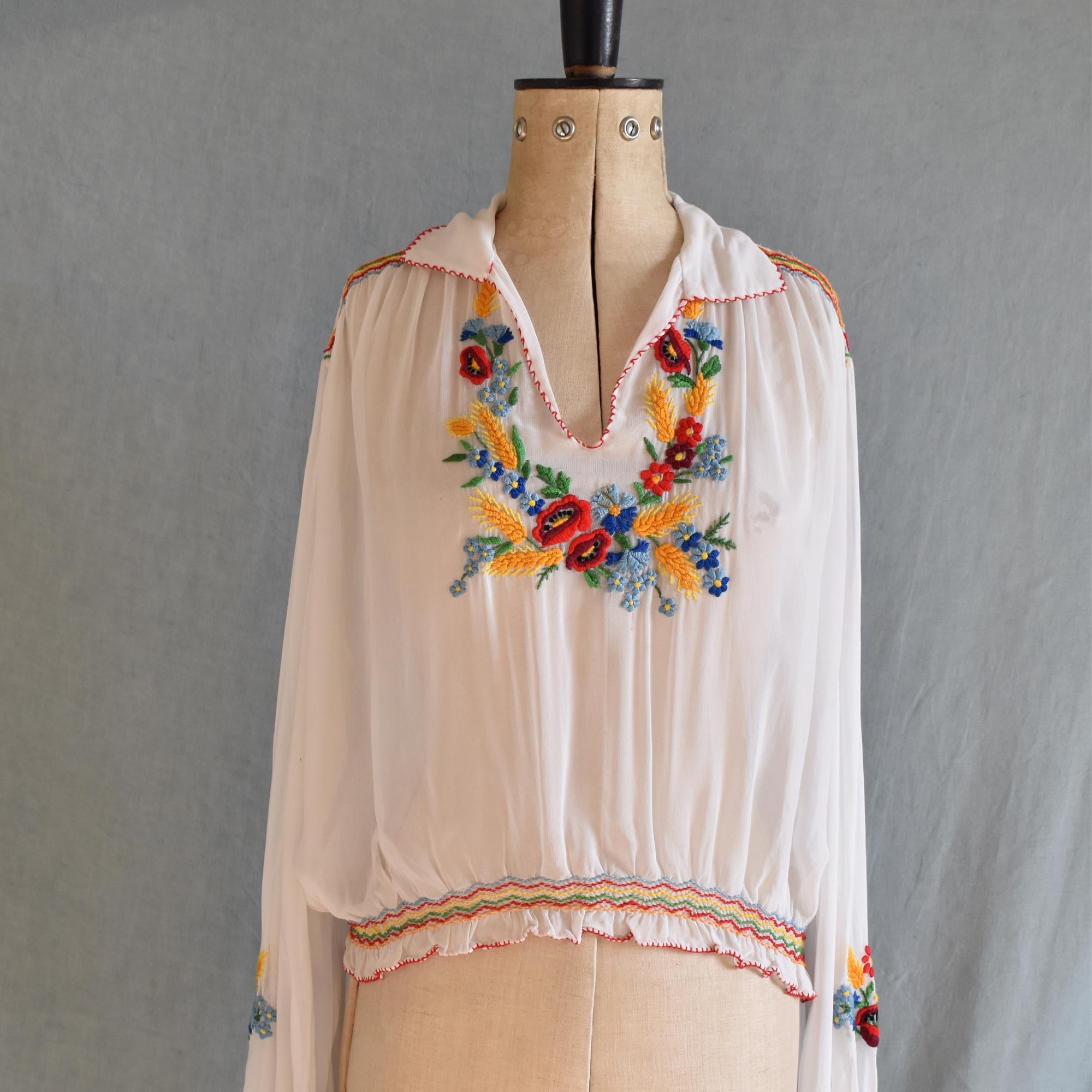 Vintage 1940s Hungarian Embroidered Crepe Collared Long Sleeve 