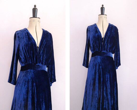 Vintage 1930s wrap blue velvet evening dress - Lon