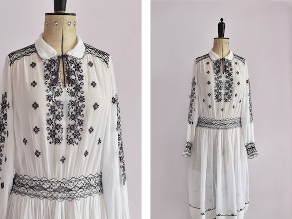 Vintage 1920s 30s Hungarian black & white embroid… - image 2