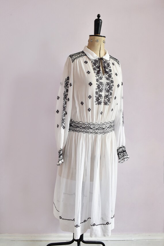 Vintage 1920s 30s Hungarian black & white embroid… - image 4