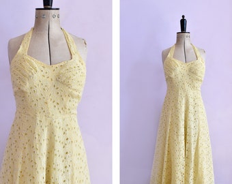 Vintage 1950s amarillo bordado floral corte encaje halter cuello ajuste y bengala falda completa vestido - 40s 50s vestido de dama de honor de fiesta