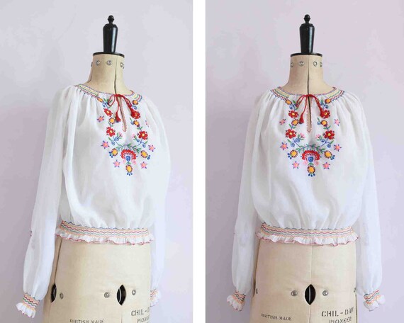 Vintage 1940s 50s 30s embroidered Hungarian blouse