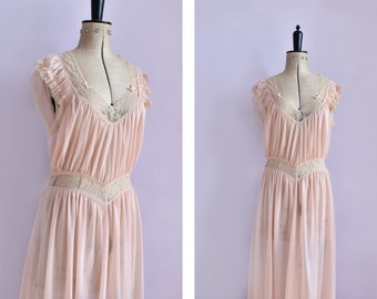 Vintage 1950s pink peach lace sheer nylon nightdress nightgown slip - 50s nylon nightgown - 50s negligee nylon nightie - volup  Large L