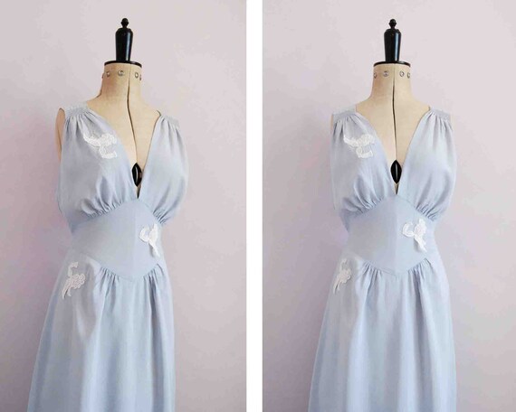 Vintage 1930s 40s Artemis blue embroidered appliqu