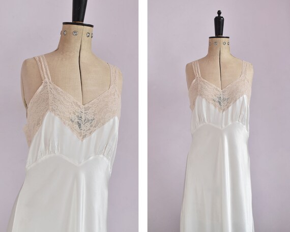Vintage 1930s 40s Fischer white lace and rayon ni… - image 1