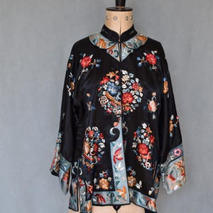 Vintage Antique 1920s 1930s Chinese hand embroidered silk kimono robe - Chinese embroidered silk jacket - Oriental Asian jacket coat robe