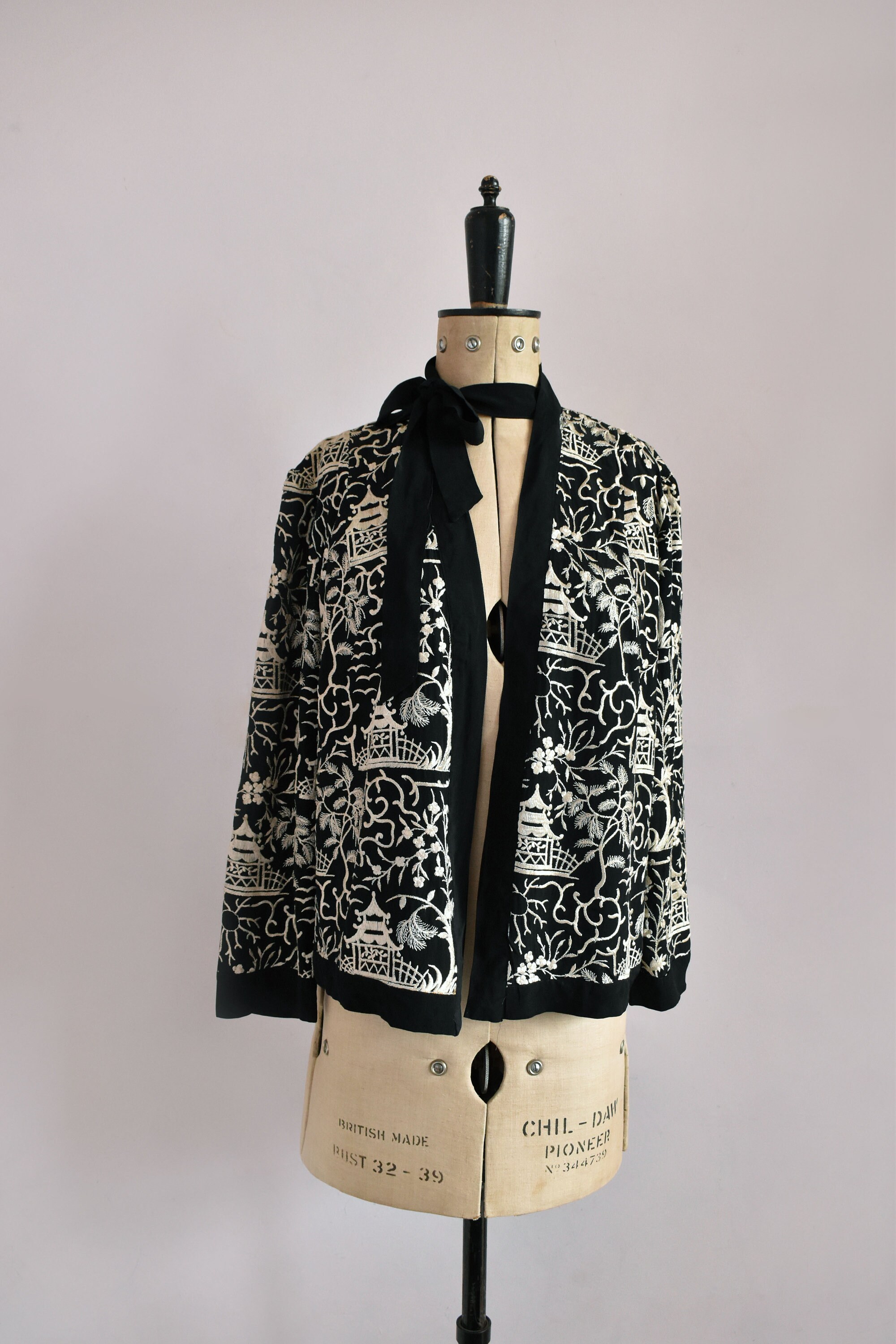 Vintage 1930s Nitor Chinoiserie Chinese Style Black & White