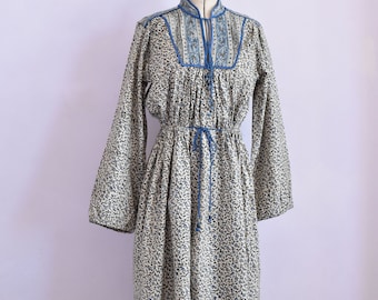 Vintage 1970s Indian cotton gauze paisley floral dress - Hippie hippy ethnic Indian cotton dress - Bohemian boho dress - Vintage India dress