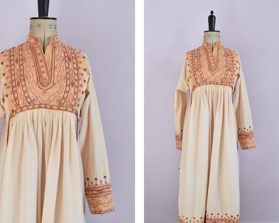 Vintage 1960s 70s Bazaar Indian cotton embroidere… - image 1