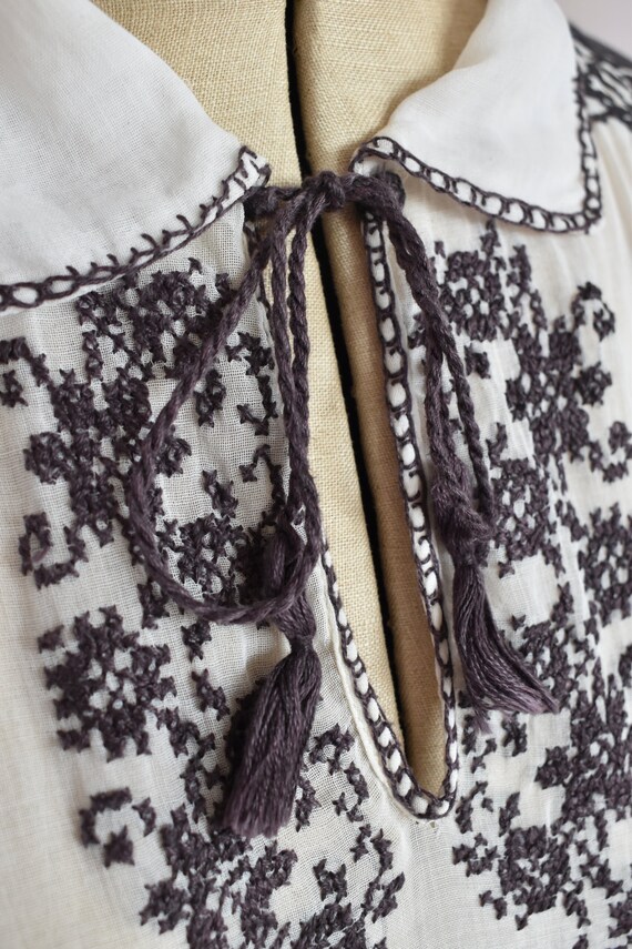 Vintage 1920s 30s Hungarian black & white embroid… - image 7