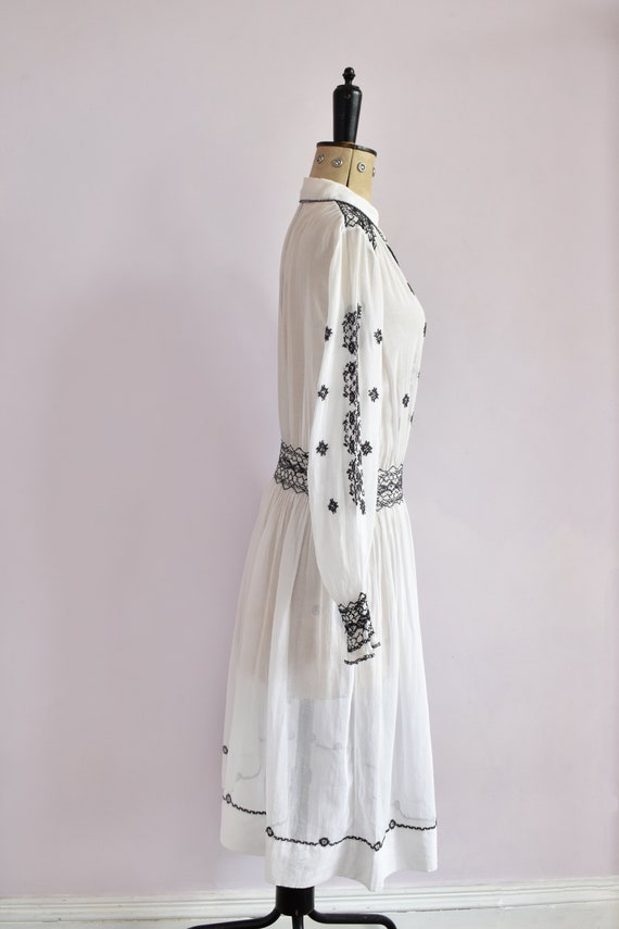 Vintage 1920s 30s Hungarian black & white embroid… - image 8