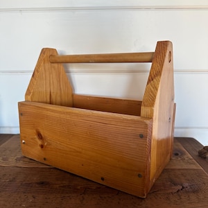 Rustikaler antiker Garten-Caddy - Massives Vintage Kiefernholz mit Stangengriff